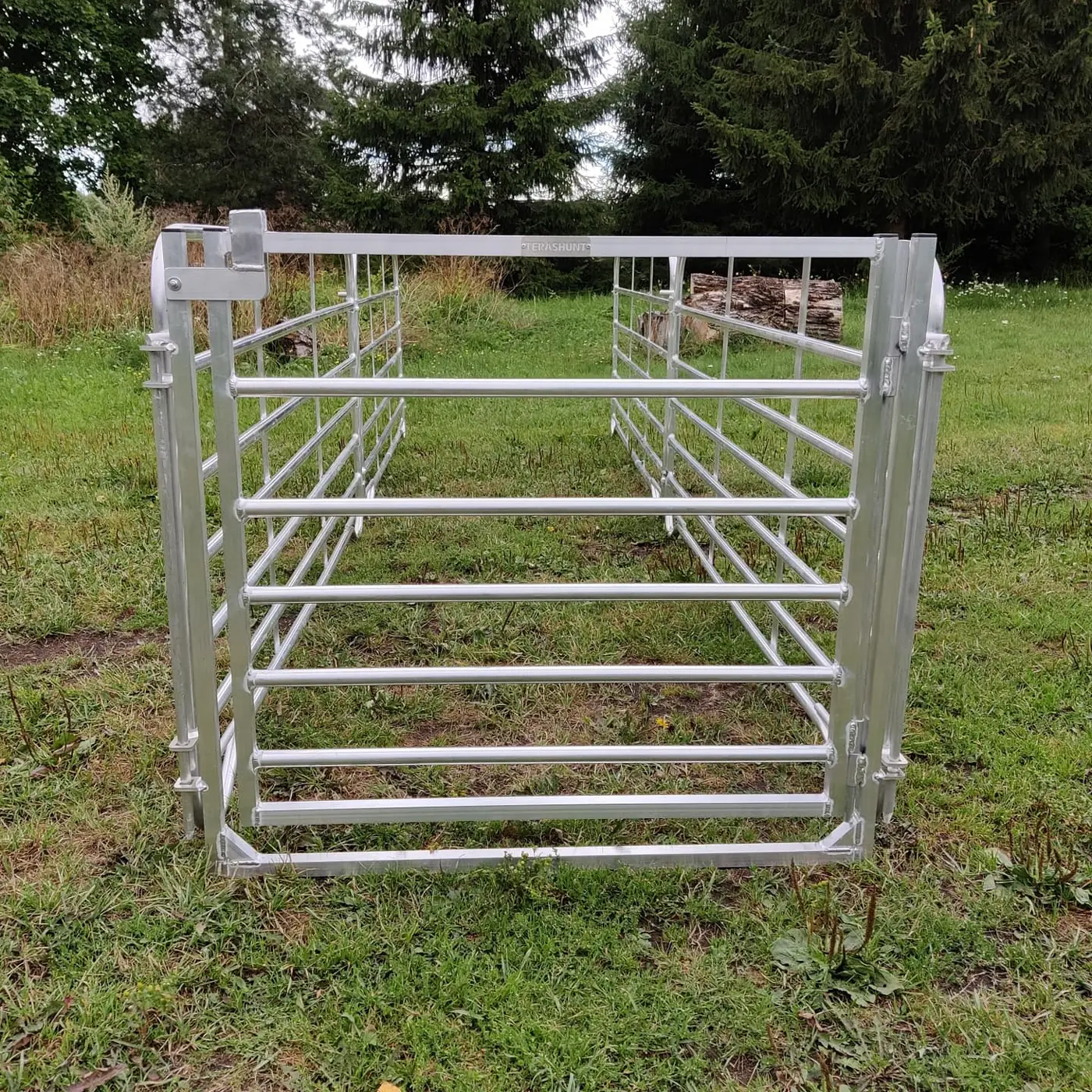 Alumiiniumist väravamoodul 700 × 900 mm